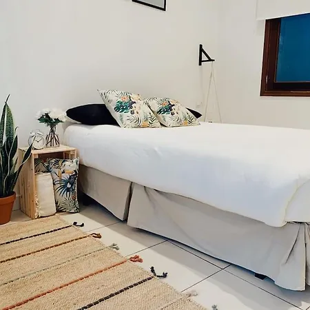 Puerta Del Camino 6 *